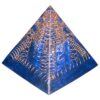 Blaue Orgon-Pyramide, 5cm, mit Kupferspiralen und Bergkristall. Energie-Buster Orgonit für Harmonie und Schutz.